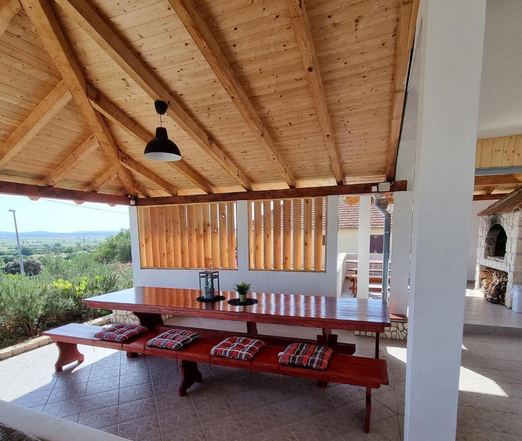 Holiday House Da & Do Pakostane Exterior photo